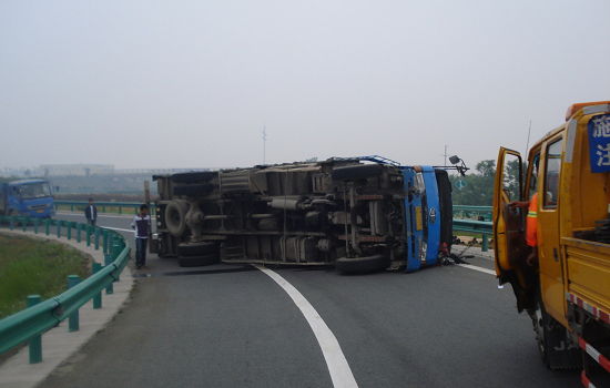 汽车多少码会翻车